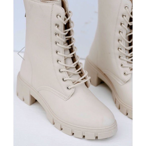 NEW! Ivory Vegan Leather Combat Boots! Size 38 - Picture 3 of 7